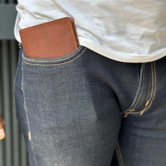 Vintage Hunter Leather Slim Bifold Checkbook Cover with RFID Blocking - Picture 4 of 8